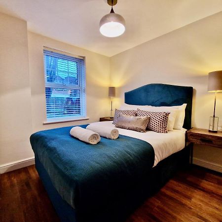 Stylish Luxury Serviced Apartment Next To City Centre With Free Parking - Contractors & Relocators Coventry Eksteriør billede