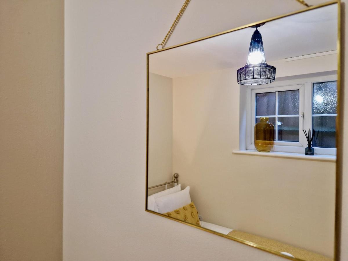 Stylish Luxury Serviced Apartment Next To City Centre With Free Parking - Contractors & Relocators Coventry Eksteriør billede